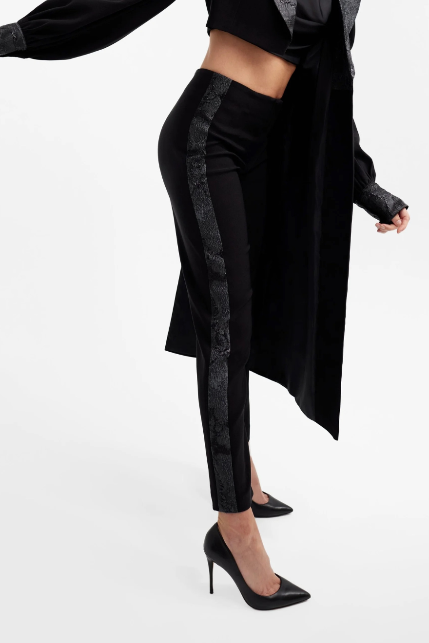 Side tape pants